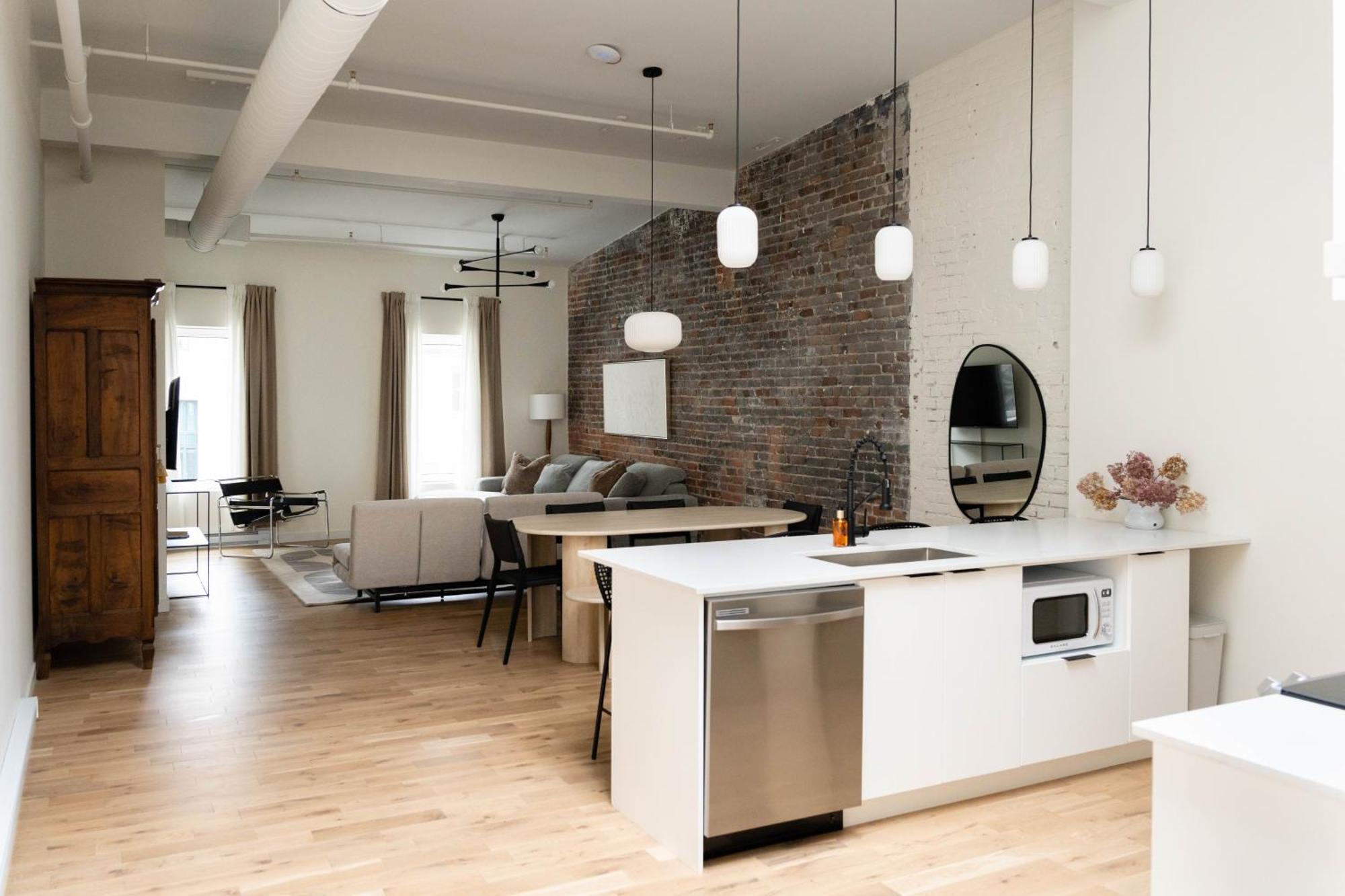 Maison Place Jacques-Cartier By Luxury In Transit Montréal Buitenkant foto